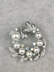 Sliver Pearl Diamante Brooch