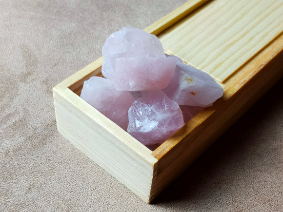 10pc raw Gemstones Rose Quartz
without box